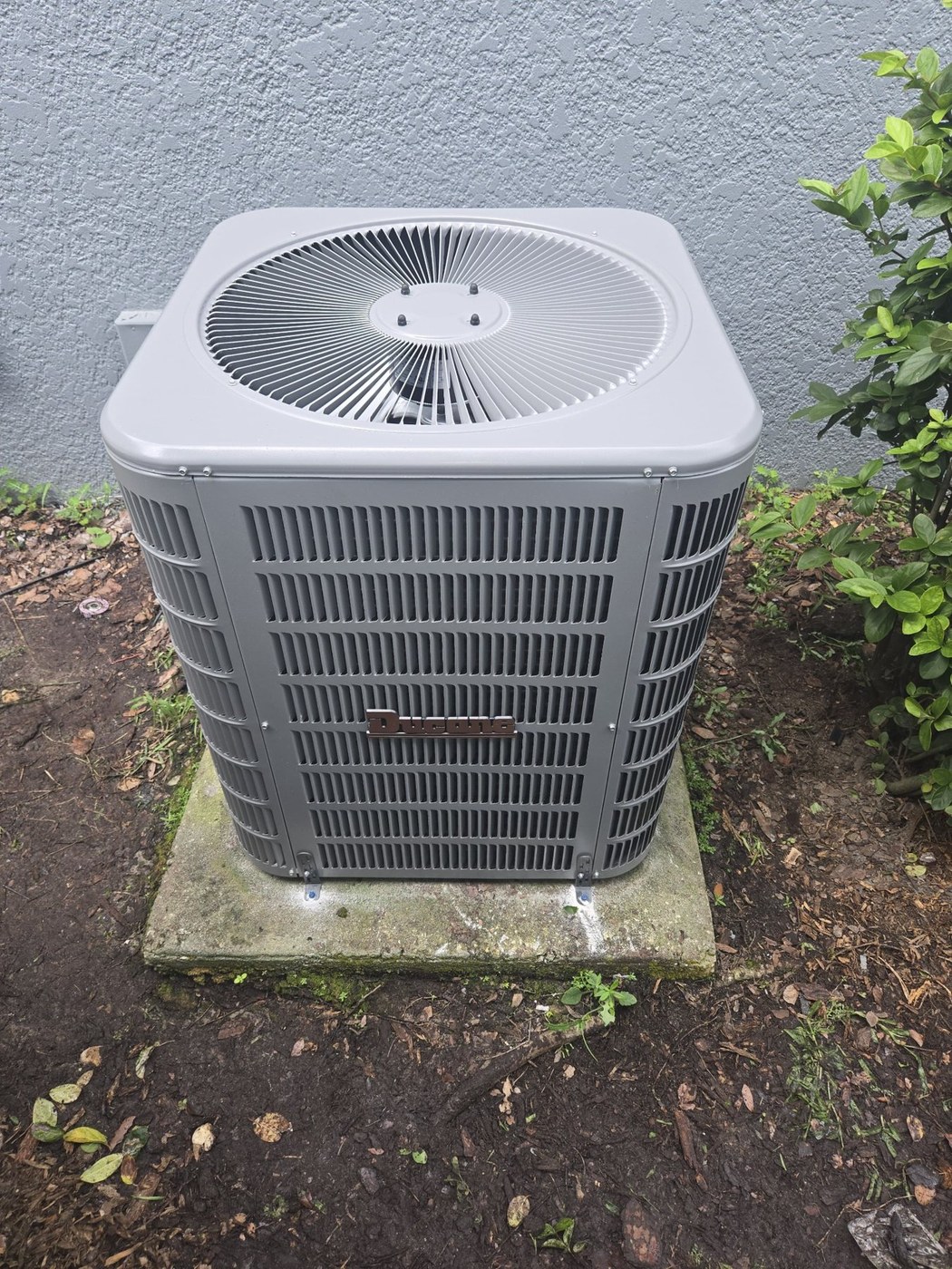 Clean commercial rooftop unit